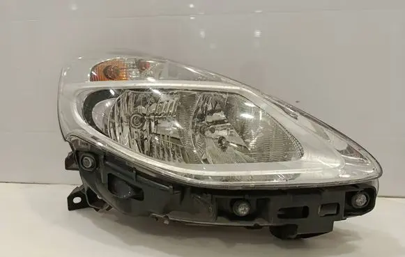 Renault Clio III Headlight/headlamp 8200892495