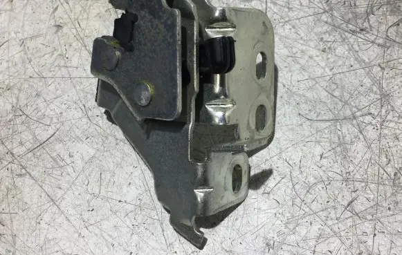 Ford Courier Engine bonnet/hood lock/catch