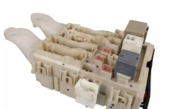 Toyota Auris 150 Fuse box set 8273002140