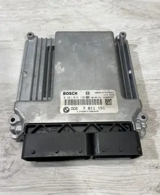 BMW 5 E60 E61 Engine control unit/module 7811151 170073825 0281015130