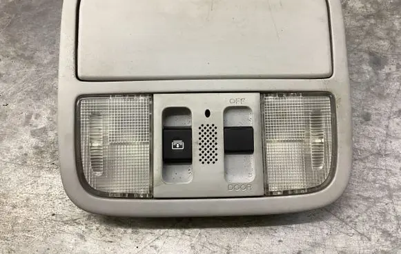 Honda CR-V Front seat light 0T9S2