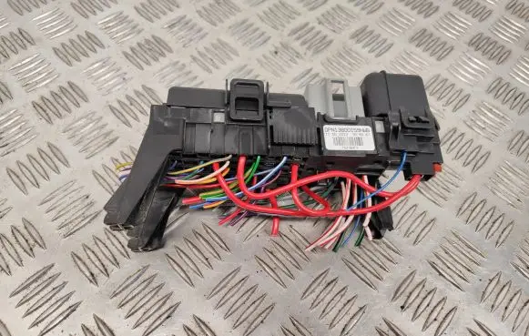 Volvo V60 Fuse module 13800159