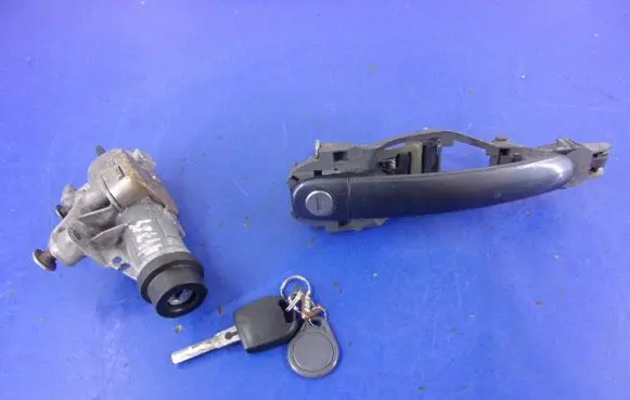 Volkswagen Polo Ignition lock 4B0905851