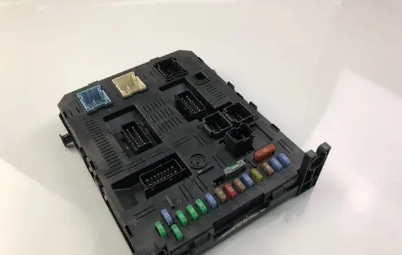 Citroen C5 Fuse box set 21676031