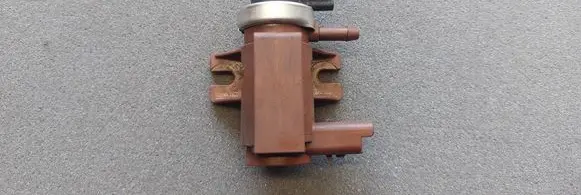 Ford Focus Turbo solenoid valve 70096803 9652570180