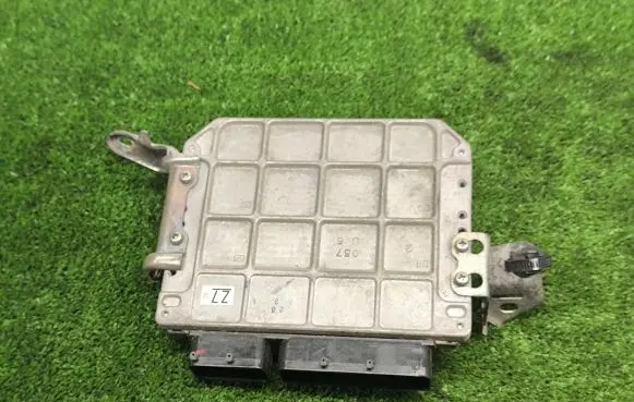 Toyota Prius (XW30) Engine control unit/module 8966147550