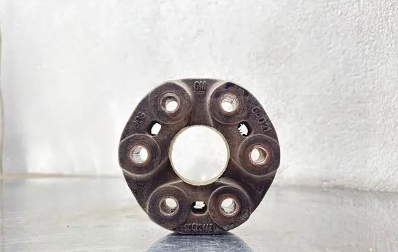 Opel Omega B2 Rear prop shaft donut coupling/joint 90522442
