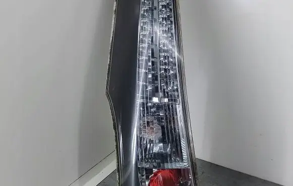 Mitsubishi Grandis Rear/tail lights