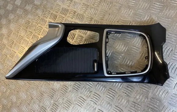 Hyundai i40 Gear shifter surround trim plastic 846513Z000 846033Z240