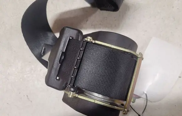 Citroen C4 I Rear seatbelt