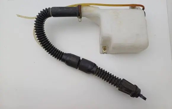 Mitsubishi Galant Windshield washer fluid reservoir/tank 060351495