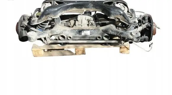 Volkswagen Touareg I Rear axle beam brak