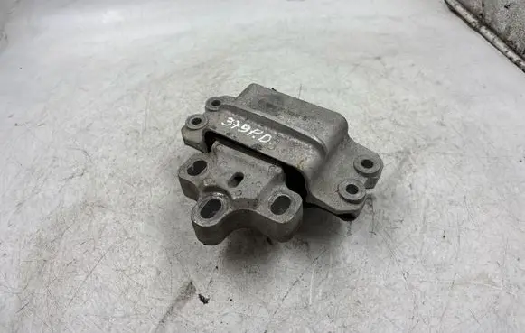 Seat Leon (1P) Engine mount bracket 