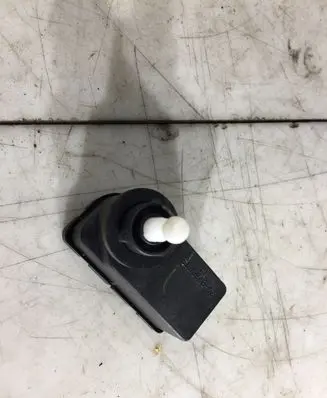 Headlight level adjustment motor