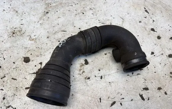 Audi A4 S4 B5 8D Intercooler hose/pipe 8D0129615A