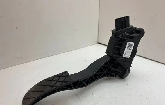 Volkswagen Golf VII Accelerator throttle pedal 5Q1723503H