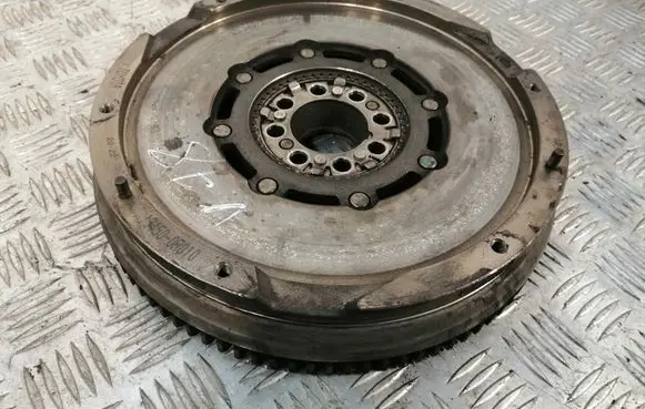 Toyota Corolla Verso AR10 Flywheel 134500R010