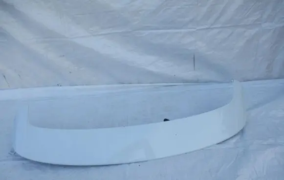 Tailgate/trunk spoiler