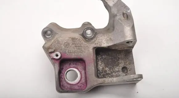 Volvo V60 Engine mount bracket 31401633