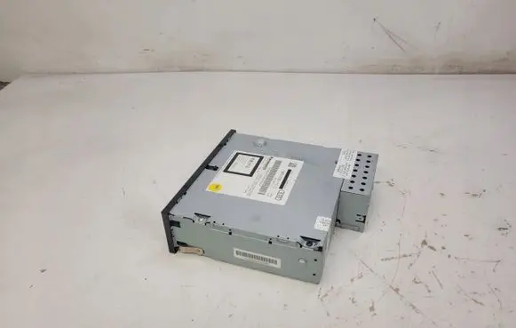 Audi A4 S4 B8 8K CD/DVD changer 8X0035110C