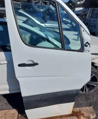 Mercedes-Benz Sprinter W906 Front door 