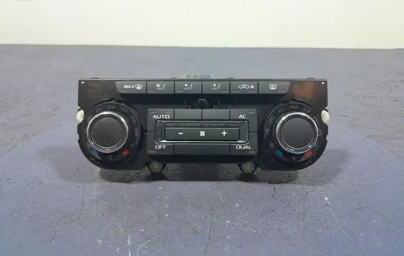 Skoda Octavia Mk2 (1Z) Climate control unit 3T0907044BD