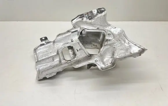 BMW 7 G11 G12 Heat shield in engine bay 11658600300 8600300