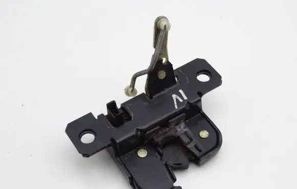 Volkswagen Golf IV Tailgate/trunk/boot lock/catch/latch