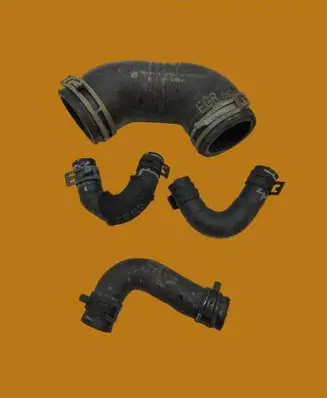 Volkswagen PASSAT B8 Engine coolant pipe/hose 
