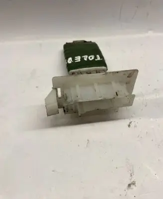 Seat Toledo III (5P) Heater blower motor/fan resistor 1R83K