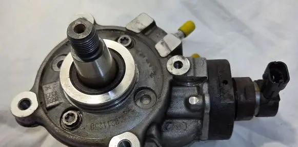 Opel Grandland X Fuel injection high pressure pump 0445010761