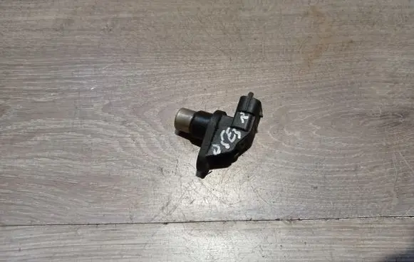 Volvo XC90 Camshaft position sensor 0232103033 8631533