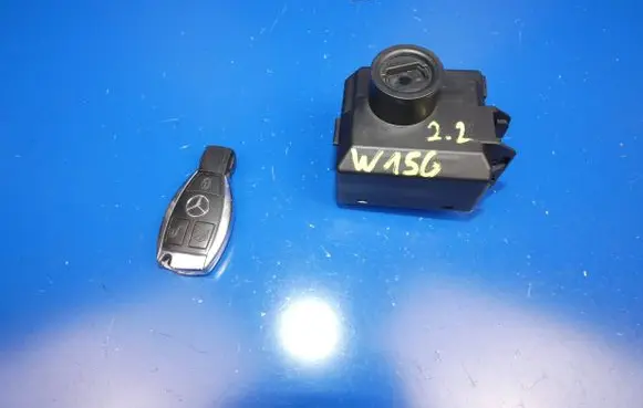 Mercedes-Benz GLA W156 X156 Ignition lock A2469054602 10111944 905210L208