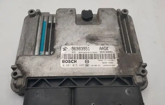 Chevrolet Cruze Engine control unit/module 96983951 1039S34160 0281015445