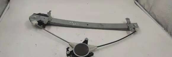 Subaru Legacy Front door manual window regulator 907100