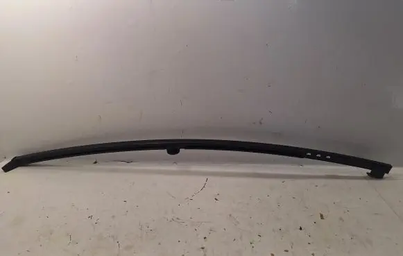 Toyota Verso Rear door windshield rail 6740764010