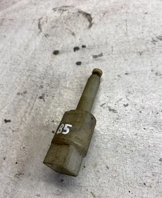 Volkswagen PASSAT B5 Brake pedal sensor switch 4a0945515a