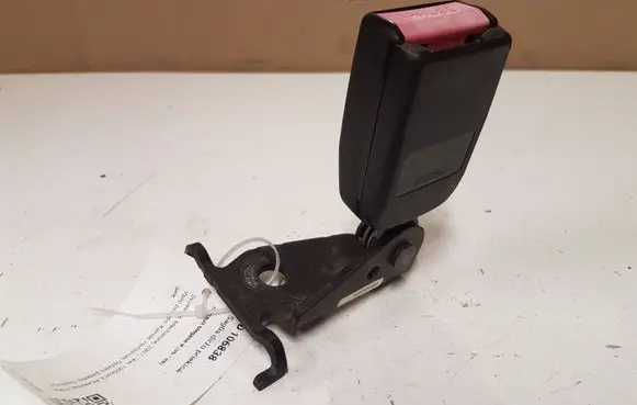 Front seatbelt buckle