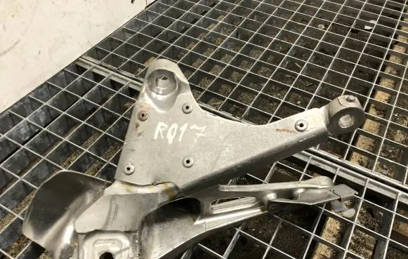 BMW M4 F82 F83 Engine mounting bracket 2284204