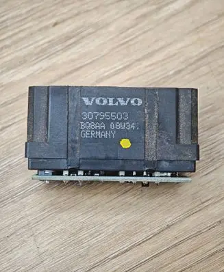 Volvo XC90 Seat heating relay 30795503 008AA08MA4
