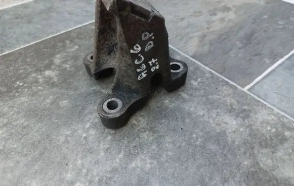 Audi A6 S6 C6 4F Engine mounting bracket