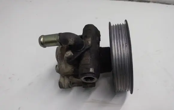 Volkswagen Sharan Power steering pump 3A674AA