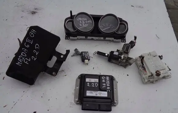 Mazda 6 Engine control unit/module ECU 2757000202