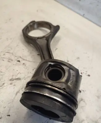 Land Rover Range Rover Sport L320 Piston with connecting rod