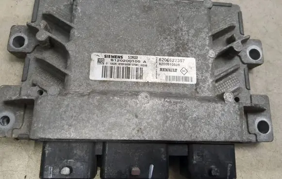 Renault Clio IV Engine control unit/module 8200522357 S120200105A 8200510536