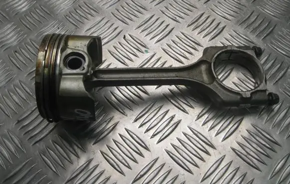 Honda FR-V Piston with connecting rod 0704100 BV740