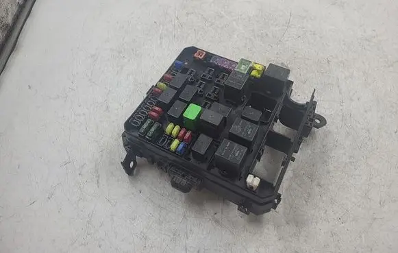 Mitsubishi Lancer X Fuse module 