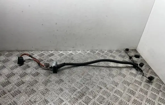 BMW 3 E90 E91 Fuel injector wires 8507799