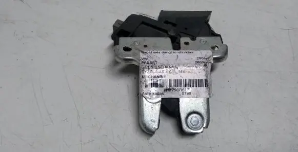 Volkswagen PASSAT B6 Tailgate/trunk/boot lock/catch/latch 4F5827505D