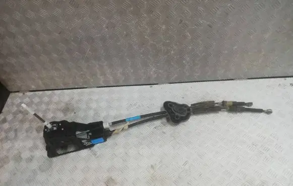 Renault Megane III Gear shift cable linkage 8200779393